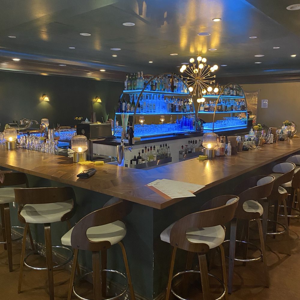 Middle 8 - Cocktail Bars Near Me - Pleasanton, California