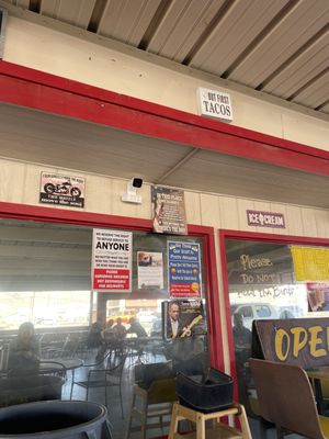 Hi-D-Ho Drive In by null