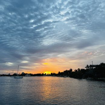 Le Tub - Sunset from our table - Burgers Near Me - Hollywood, Florida Le Tub - Sunset from our table - Burgers Near Me - Hollywood, Florida