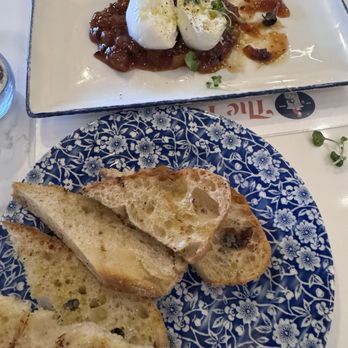The Foxtail Glenview House - Fig burrata mostarda - Cocktail Bars Near Me - Glenview, Illinois