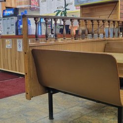 Burger Jim's - Sad dining room