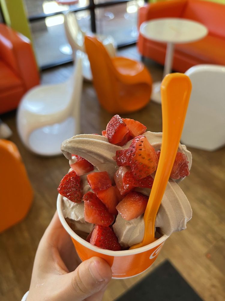 Orange Leaf Frozen Yogurt