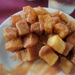 Lizarran - Patatas bravas with spicy sauce