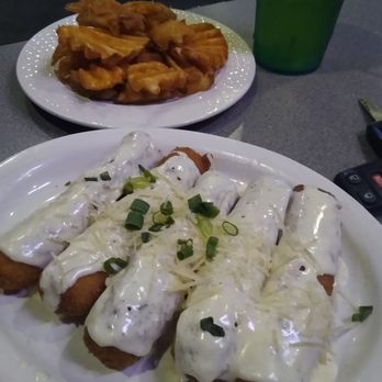 Gatsby's - Chicken cordon blue rolls and waffle fries - Pubs Near Me - Indianapolis, Indiana Gatsby's - Chicken cordon blue rolls and waffle fries - Pubs Near Me - Indianapolis, Indiana