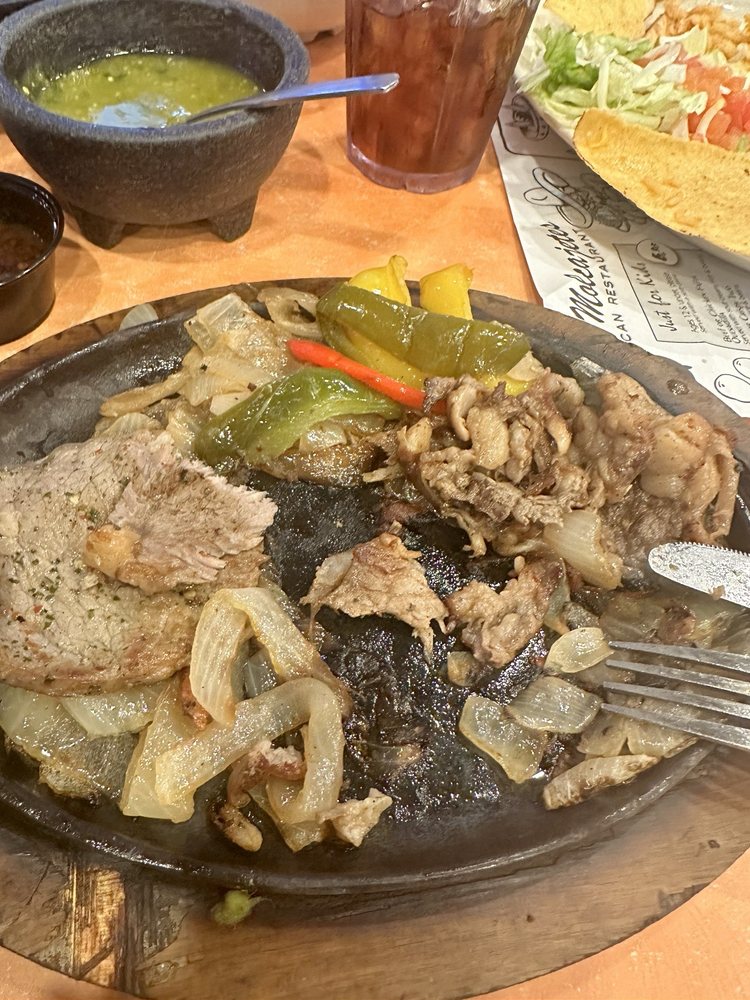 Los Molcajetes