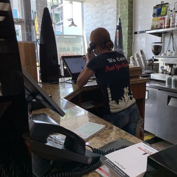 Roasters 'N Toasters - Miami Beach - Delis Near Me - Miami Beach, Florida