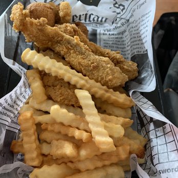 Landmark Cafe & Grill - Catfish basket - Cajun/Creole Near Me - Lucedale, Mississippi