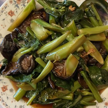 Peking Inn Restaurant - 4/2020- Take Out: Chinese Broccoli & Mushroom (gotta have some greens, something healthy) - Dim Sum Near Me - Camarillo, California