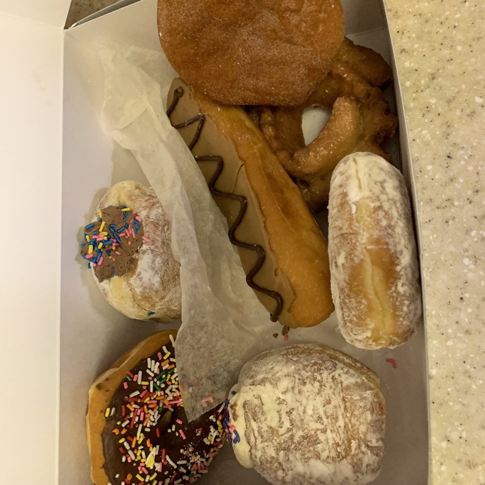 Mr Maple Donuts - Chocolate with sprinkles, chocolate cream, vanilla cream, maple, Guava filled, and an old fashioned. - Donuts Near Me - Vancouver, Washington Mr Maple Donuts - Chocolate with sprinkles, chocolate cream, vanilla cream, maple, Guava filled, and an old fashioned. - Donuts Near Me - Vancouver, Washington