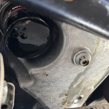 Jiffy Lube - An employee was negligent and failed to properly tighten the oil filter causing major damage to my garage floor. - Oil Change Stations Near Me - Albuquerque, New Mexico