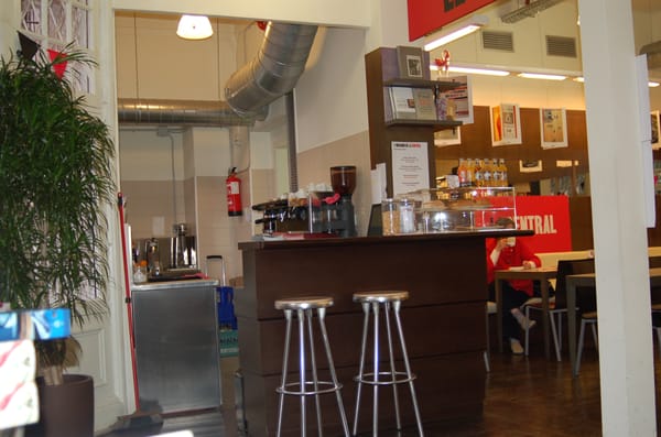 Llibreria la Central by null