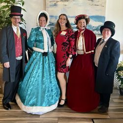 Full Measure - Las Damas de Fairbanks holiday luncheon with the Full Measure carolers.