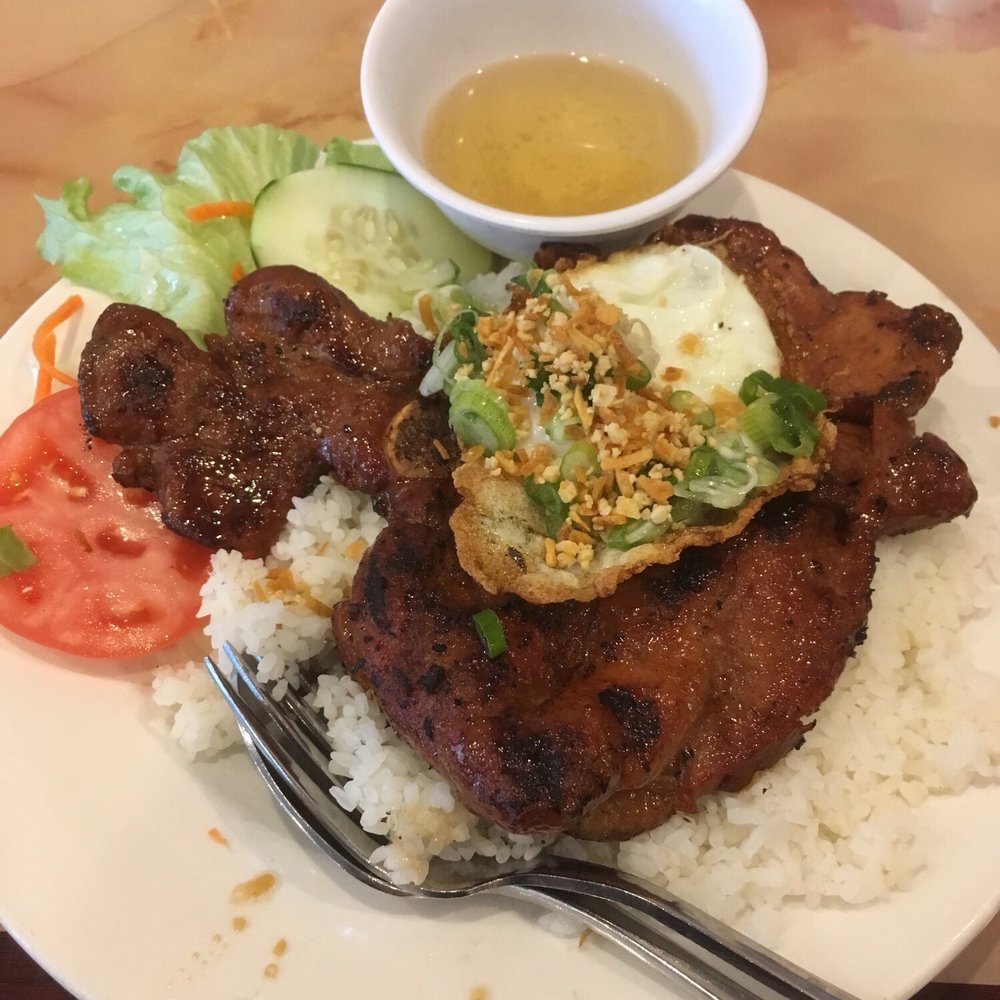 Mi La Cay - Grilled pork chop with fried egg and broken rice - Vietnamese Near Me - Silver Spring, Maryland Mi La Cay - Grilled pork chop with fried egg and broken rice - Vietnamese Near Me - Silver Spring, Maryland