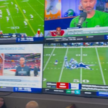 Moretti's Pizzeria & Bar - Massive televisions for sports enthusiasts - Pizza Near Me - Mauldin, South Carolina