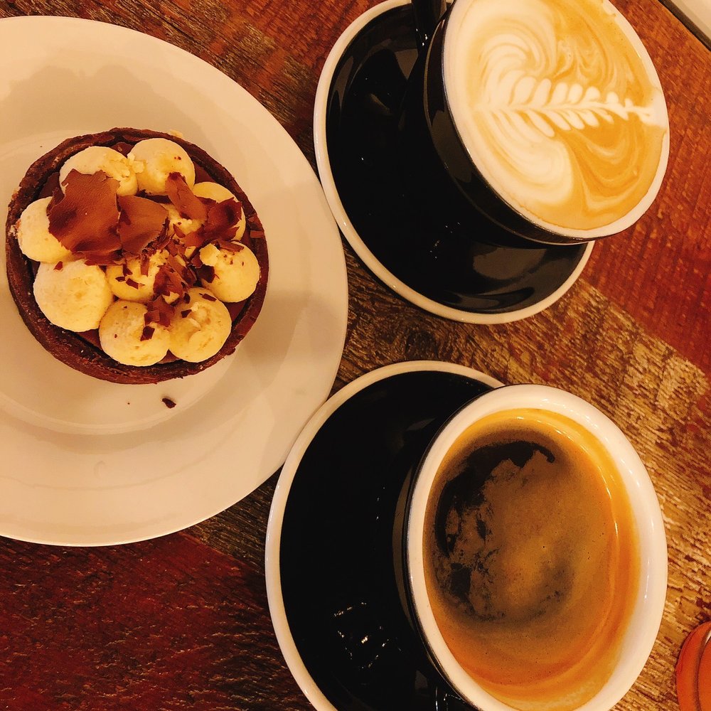 Milk chocolate tart,latte and americano