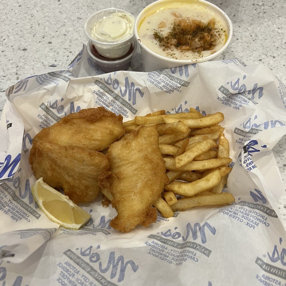 Mo's Seafood & Chowder - Fish and chips (Halibut) - Seafood Near Me - Portland, Oregon