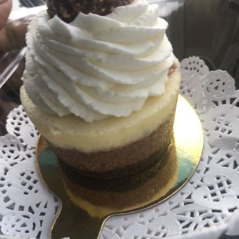 Baklovah Bakery - Desserts Near Me - San Antonio, Texas