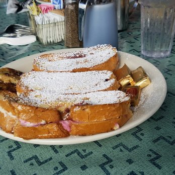 Martha's - Stuffed French toast - American Near Me - Hermosa Beach, California