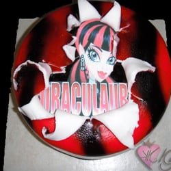 Kym's Kouture Kakes - Monster High Draculuara cake