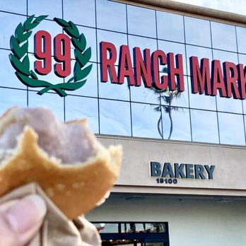 BF Bakery & Café - Taro Taiwanese Wheel Pie (芋頭爆漿車輪餅); IG: @katzlundell - Bakeries Near Me - Torrance, California BF Bakery & Café - Taro Taiwanese Wheel Pie (芋頭爆漿車輪餅); IG: @katzlundell - Bakeries Near Me - Torrance, California