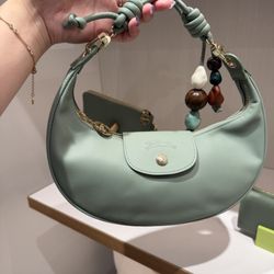 Longchamp Woodbury Commons