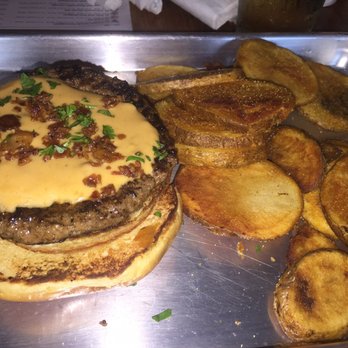 Pouring Glory - Gouda Burger was the bomb diggity!!! YUM - Beer Bar Near Me - Fort Worth, Texas