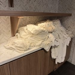 Equinox Union Street - 1:20 on a Saturday. No towels. Disgusting smells. This when you walk into the locker room.
