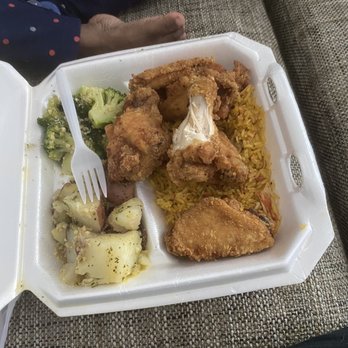 Crabman 305 Miami - Chicken Wings Dinner - Seafood Near Me - Opa-locka, Florida