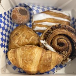 Le Comptoir De l'Atelier - Yummy pastries! All baked fresh daily and from scratch