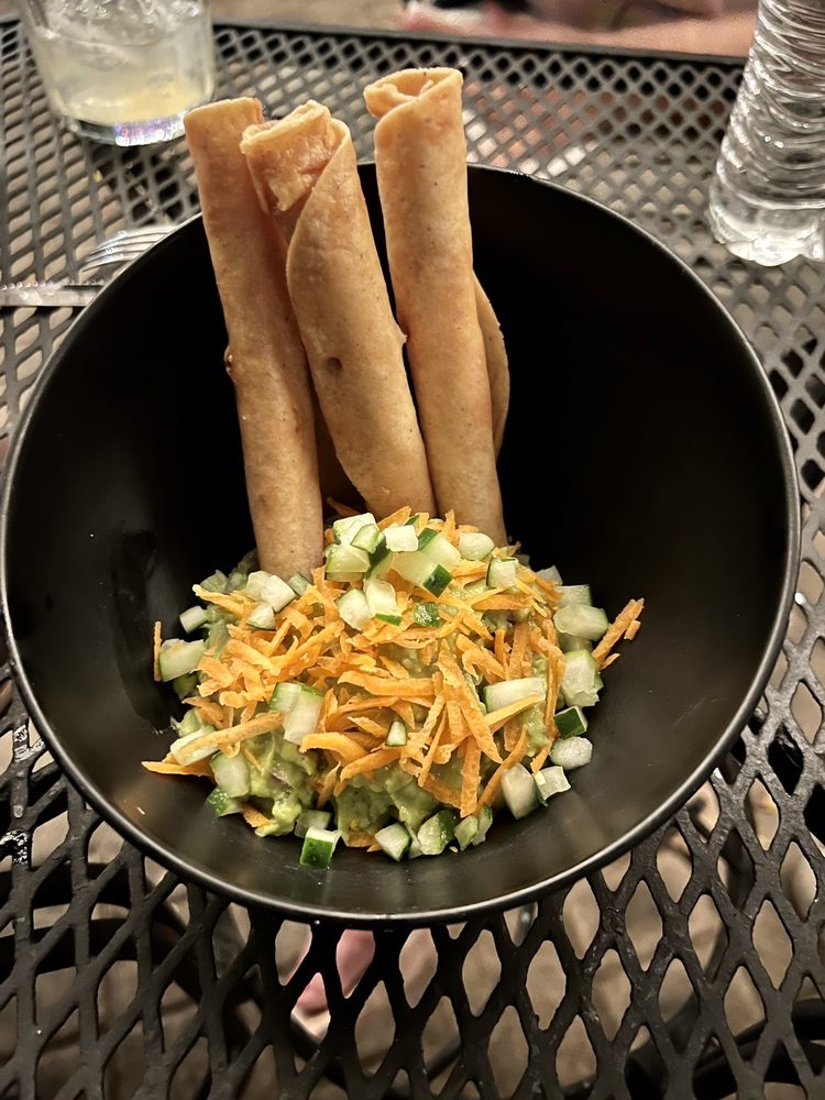 TACO CABANA, MARISCOS BAR Updated August 2024 11 Photos Paseo de