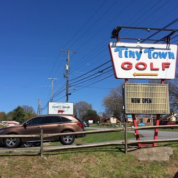 Tiny Town Miniature Golf - The sign out front - Golf Near Me - Lynchburg, Virginia