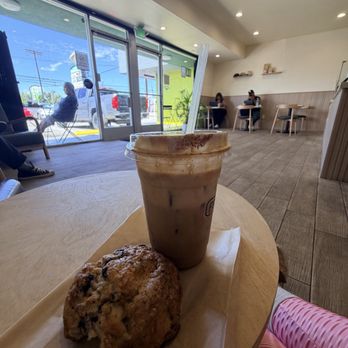 Foleo Coffee - Vienna latte and lemon blueberry scone - Coffee & Tea Near Me - San Fernando Valley, California Foleo Coffee - Vienna latte and lemon blueberry scone - Coffee & Tea Near Me - San Fernando Valley, California