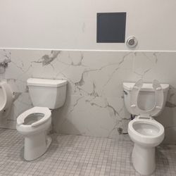 Los Banos Fitness & Racquet Club - One urinal and two toilets with no privacy, making you have to take a dump with witnesses, to your bodily extractions.