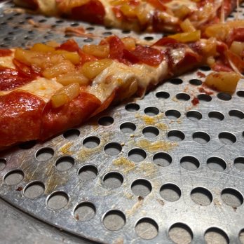 Gianni's Pizza - Best pizza - Italian Near Me - Monterey, California