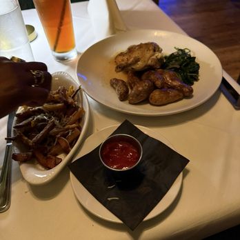 Itta Bena - Pan Roasted Chicken with potatoes and sautéed spinach. Appetizer- garlic parmigiana fries Unsweetened iced tea - Southern Near Me - Memphis, Tennessee Itta Bena - Pan Roasted Chicken with potatoes and sautéed spinach. Appetizer- garlic parmigiana fries Unsweetened iced tea - Southern Near Me - Memphis, Tennessee
