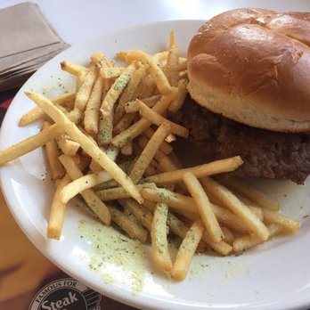 Steak ’n Shake - My Wisconsin burger missing everything I asked for: lettuce, pickles, tomato, and onion. - Fast Food Near Me - Davie, Florida Steak ’n Shake - My Wisconsin burger missing everything I asked for: lettuce, pickles, tomato, and onion. - Fast Food Near Me - Davie, Florida