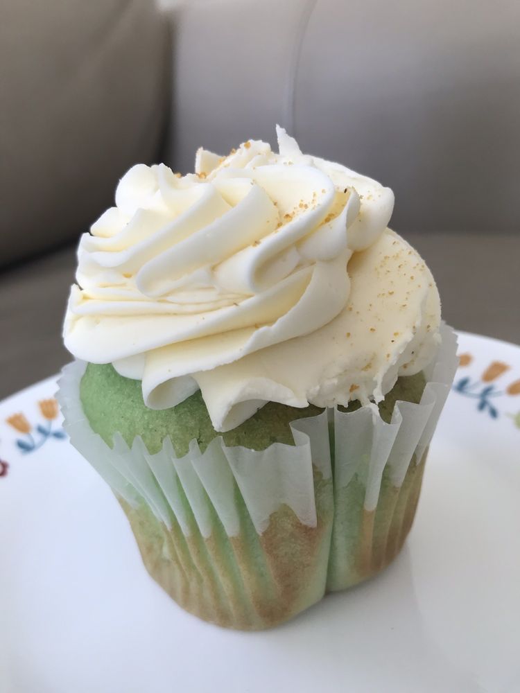 The Social Cupcake 64 Photos 41 Reviews Desserts 129b Lakeshore Road E Mississauga On Phone Number Yelp