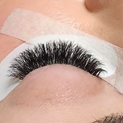 Velvet Lash Studio - Volume