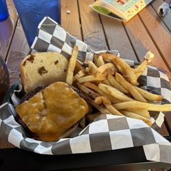 The Dockside Restaurant - Cheeseburger