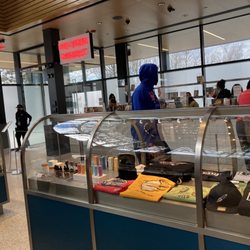 Insa Cannabis Dispensary - Springfield - Nice displays