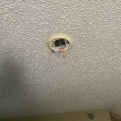 Super 8 by Wyndham Pulaski - No smoke detectors