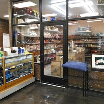 TOBACCO TOWN - CLOSED - Updated May 2026 - 14 Photos - 17108 Fort St,  Riverview, Michigan - Tobacco Shops