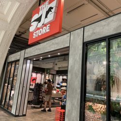 Field Museum Store