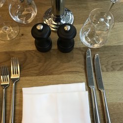 Wheeler's of St. James's Liverpool - Table layout