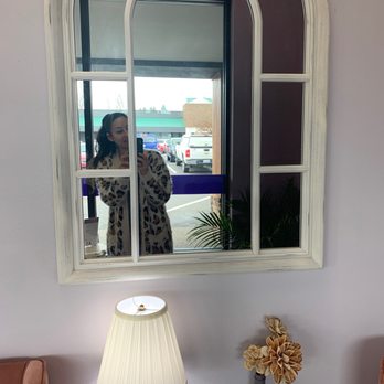 Rustic Roots Day Spa - Sitting area - Nail Salons Near Me - Vancouver, Washington