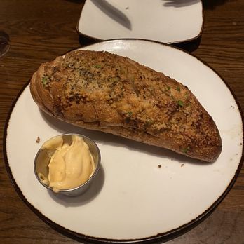 Birmingham Pub - Garlic bread - Gastropubs Near Me - Birmingham, Michigan Birmingham Pub - Garlic bread - Gastropubs Near Me - Birmingham, Michigan