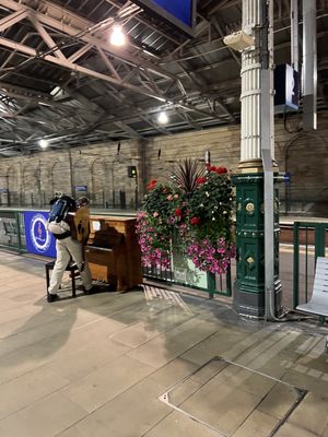 Edinburgh Waverley by null