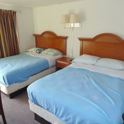 Pine Grove Motel - 2 FULL BEDS ROOM - 2