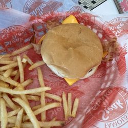 Steak ’n Shake - Buns weren't toasted and cheese was still cold enough to pull the two pieces apart