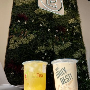 Rapha Tea - Mango Refresher w/star jelly & Rising Phoenix Oolong Milk Tea w/coconut jelly - Bubble Tea Near Me - Temecula, California